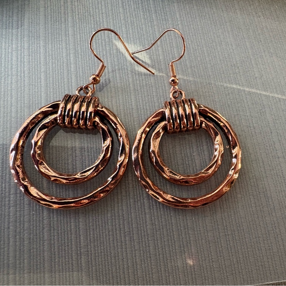 Elegant Hammered copper dangle Earrings NEW